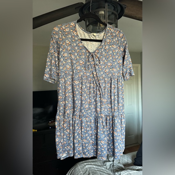 Jessica Simpson Quarter Sleeve Mini Dress - Picture 1 of 4